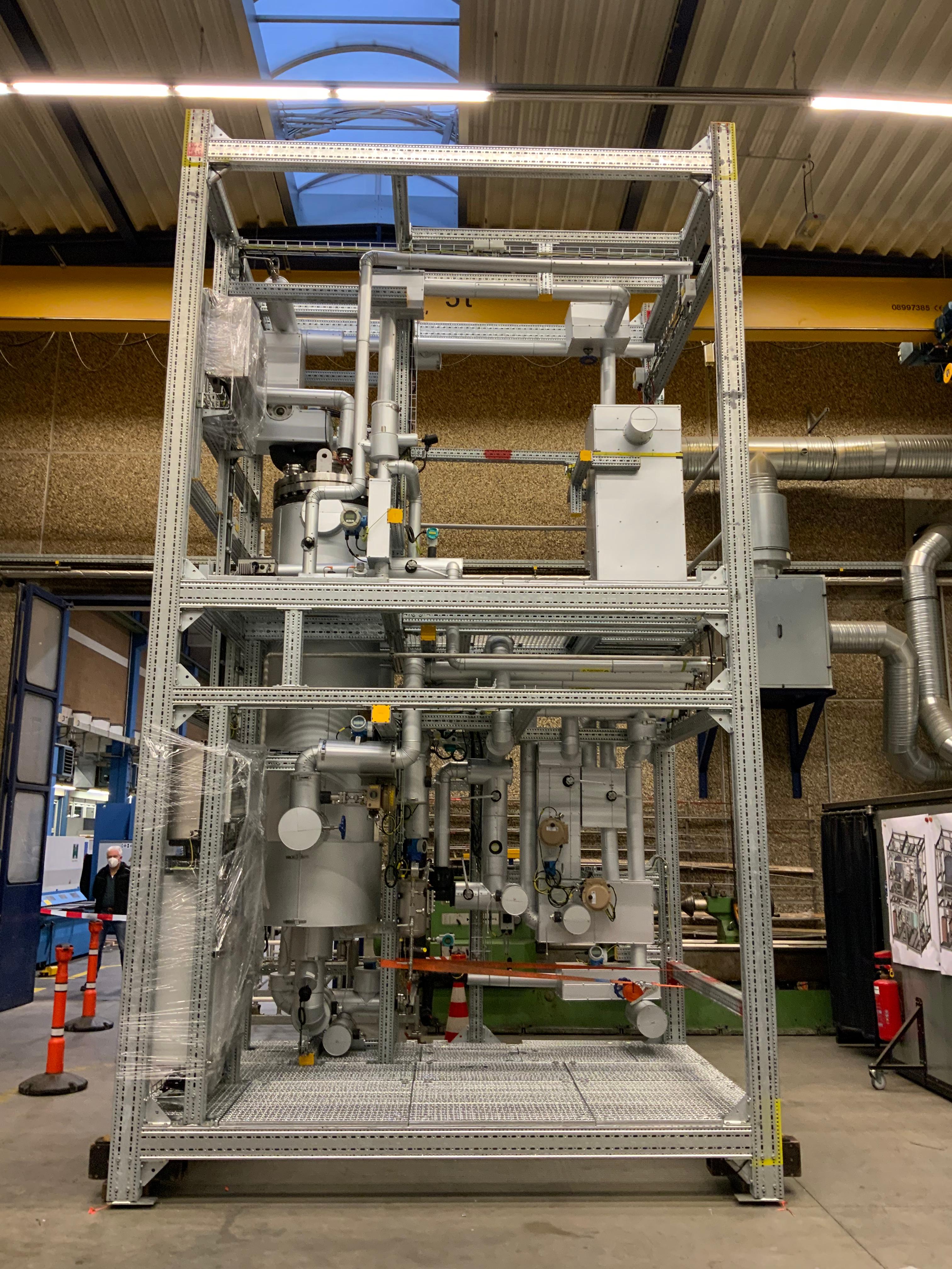 Impressive! Evonik gets the first mobile chemical plant based on a